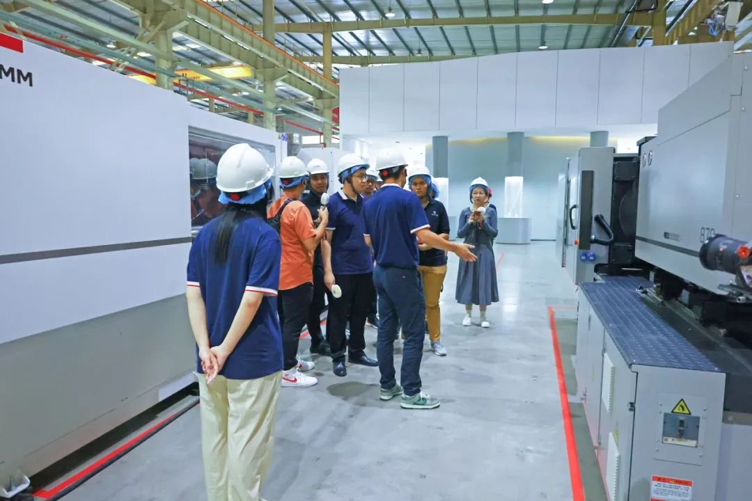 Industri Dulu, SDM Menyusul: Kunci Mengatasi Stagnasi Teknologi Tinggi Indonesia